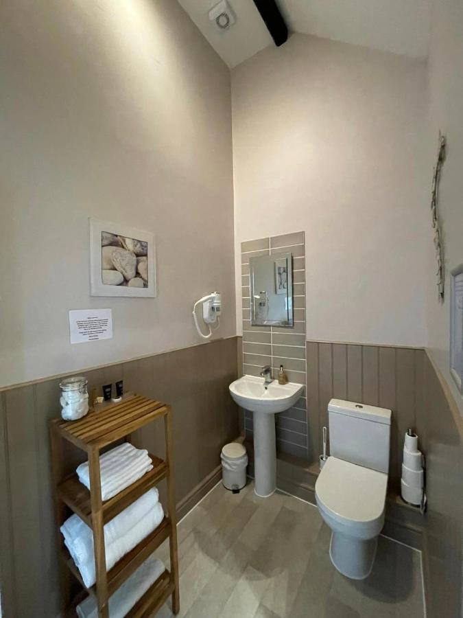Swan Wotton-under-Edge